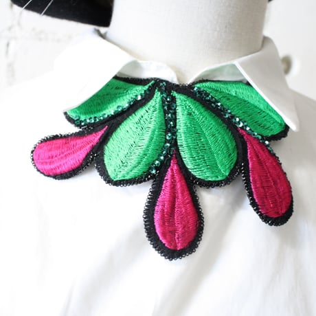 刺繍ネックレス