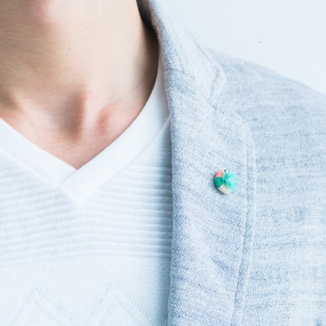 刺繍ブローチ（Kurumi和）オパール（１０月誕生石）