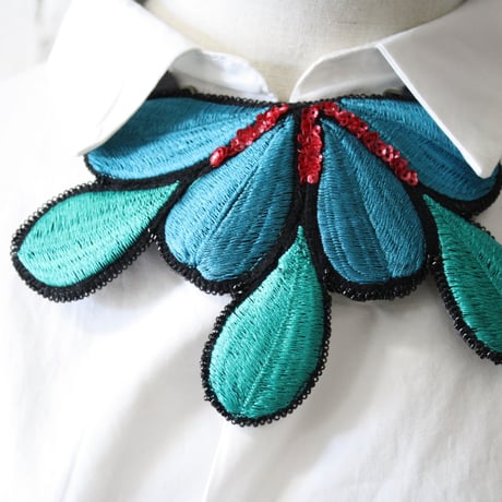 刺繍ネックレス