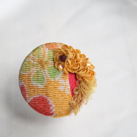 刺繍ブローチ（Kurumi和）ルビー（７月誕生石）