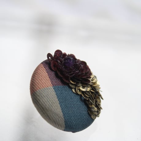 刺繍ブローチ（Kurumi和）アメジスト（２月誕生石）