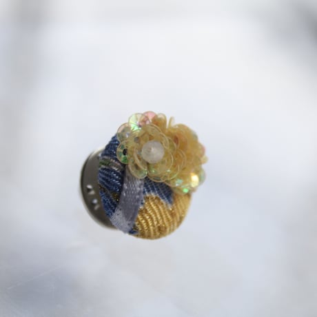 刺繍ブローチ（Kurumi和）ムーンストーン（６月誕生石）