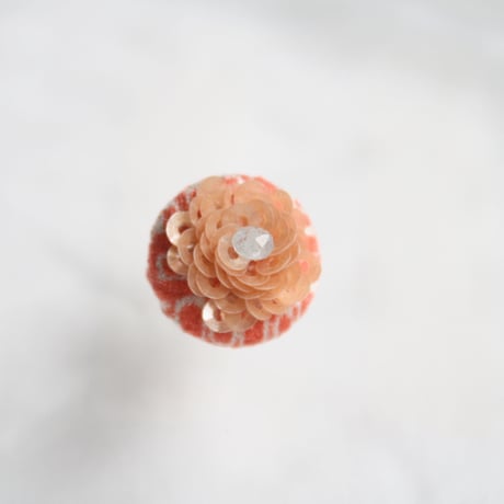 刺繍ブローチ（Kurumi和）ムーンストーン（６月誕生石）