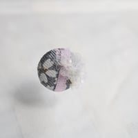 刺繍ブローチ（Kurumi和）クリスタル（４月誕生石）