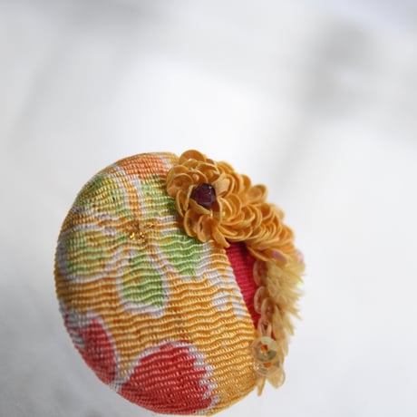 刺繍ブローチ（Kurumi和）ルビー（７月誕生石）