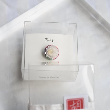 刺繍ブローチ（Kurumi和）オパール（１０月誕生石）