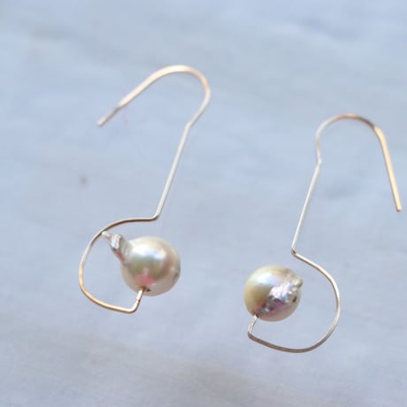 バロックパール　ラウンドピアス