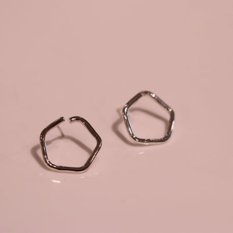 変形ピアス