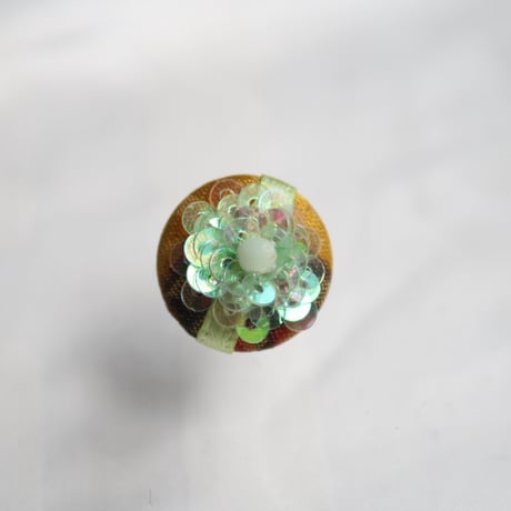刺繍ブローチ（Kurumi和）クリソプレーズ（５月誕生石）