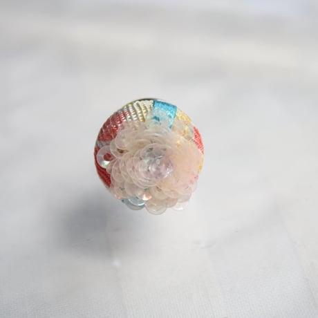 刺繍ブローチ（Kurumi和）サファイア（９月誕生石）