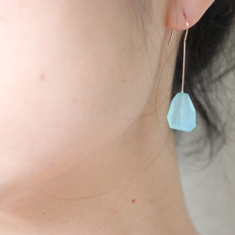 シーブルーカルセドニーピアス