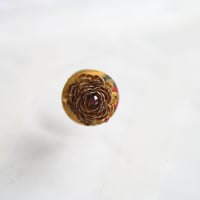 刺繍ブローチ（Kurumi和）ガーネット（１月誕生石）
