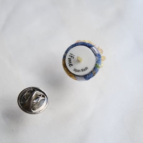 刺繍ブローチ（Kurumi和）ムーンストーン（６月誕生石）