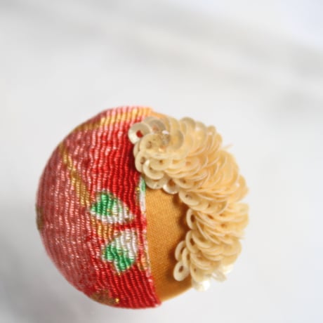 刺繍ブローチ（Kurumi和）トパーズ（１１月誕生石）