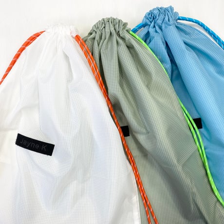 Sheer color knapsack