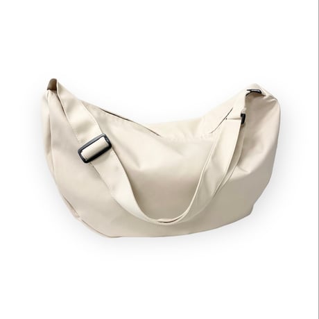 Round shoulder bag