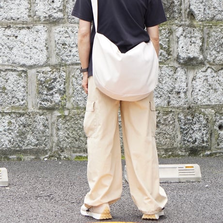 Round shoulder bag