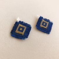 絹のピアス  目/菱形  藍