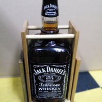 ジャックダニエル　ダブルマグナムボトル（3L）　木製ブランコ台付