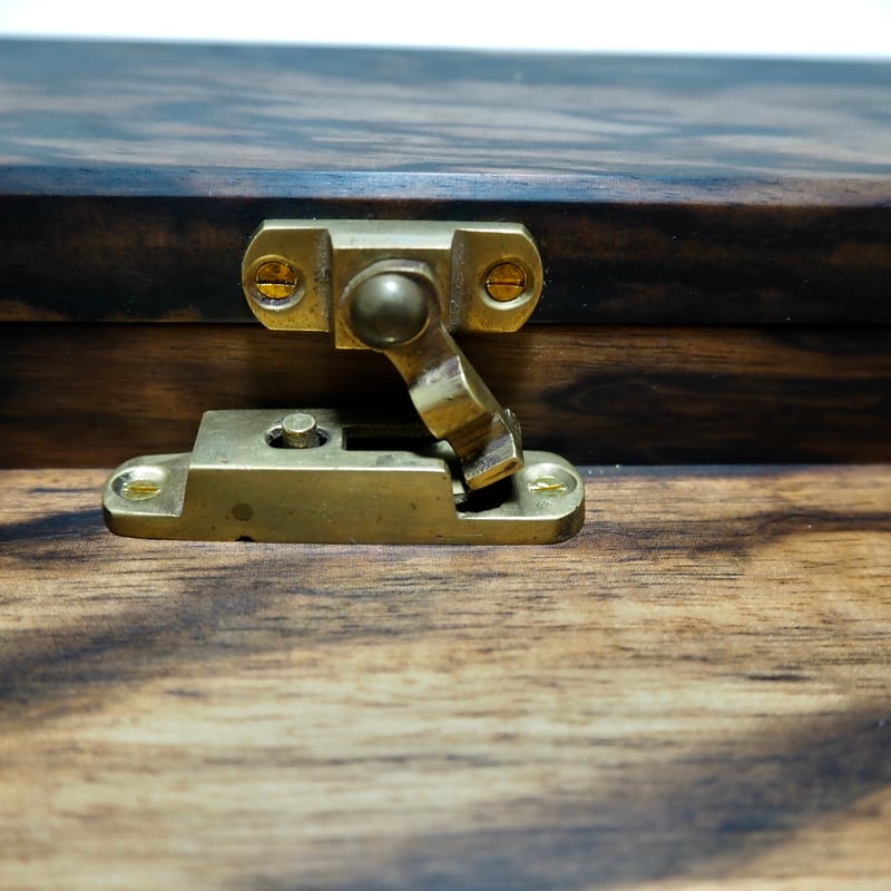 黒柿の蓋付筆皿「電車打掛」 | Miyabow