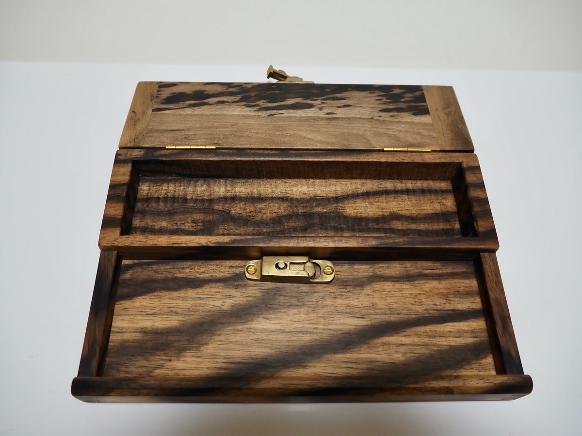 黒柿の蓋付筆皿「電車打掛」 | Miyabow