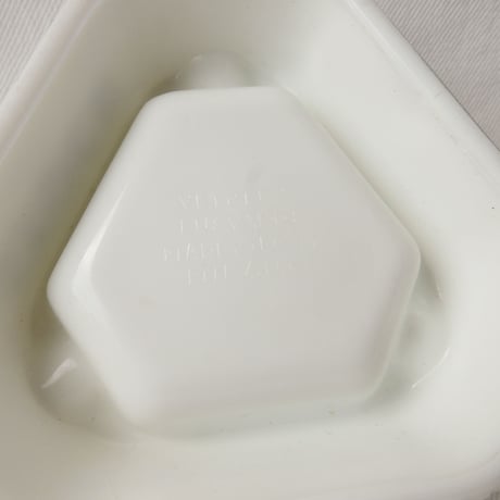 【B品】イタリア製　ミルクガラス灰皿