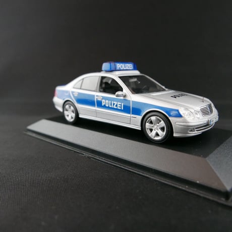 メルセデスベンツ　パトカー