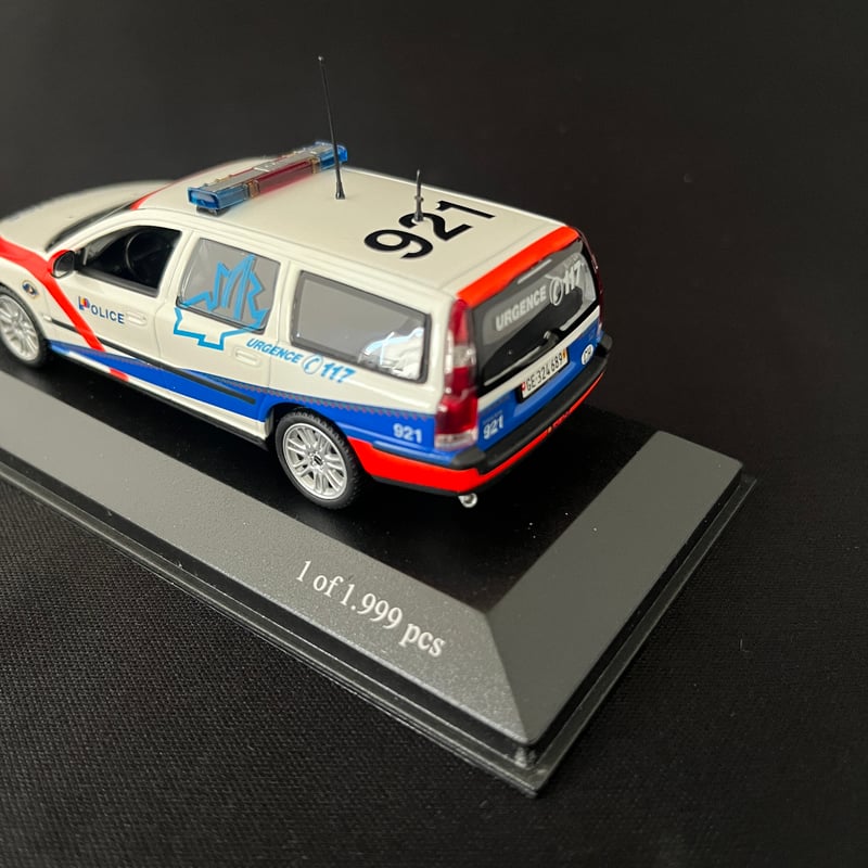 ボルボ パトカー Volvo V70 Police Geneve | MÄRKTE