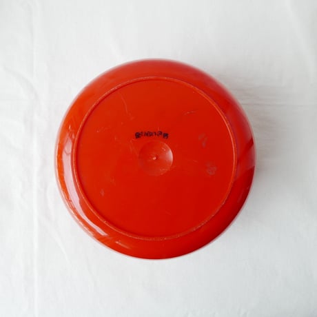 赤い入れ物