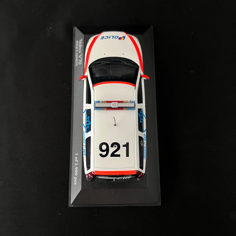 ボルボ パトカー Volvo V70 Police Geneve | MÄRKTE