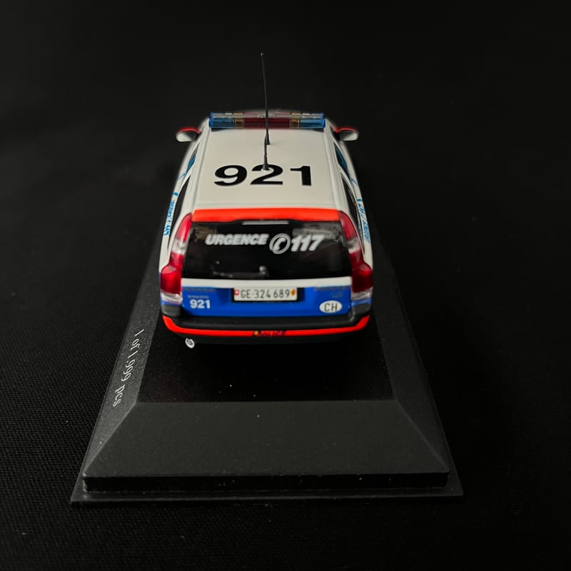 ボルボ パトカー Volvo V70 Police Geneve | MÄRKTE