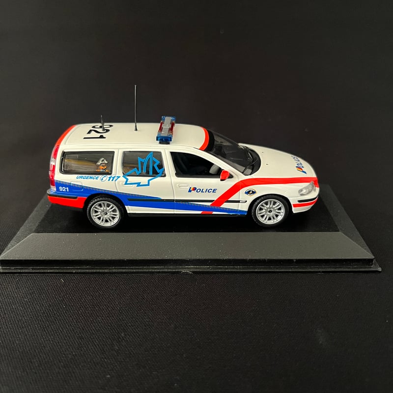 ボルボ パトカー Volvo V70 Police Geneve | MÄRKTE