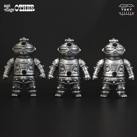 TOKY × east village OTHER - ソフビ製ともだち零号機 (Chrome warrior)