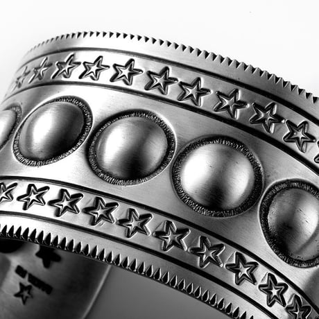 CODY SANDERSON - 1.5Inch 9 Moons w/Stars Coin Edge (バングル)