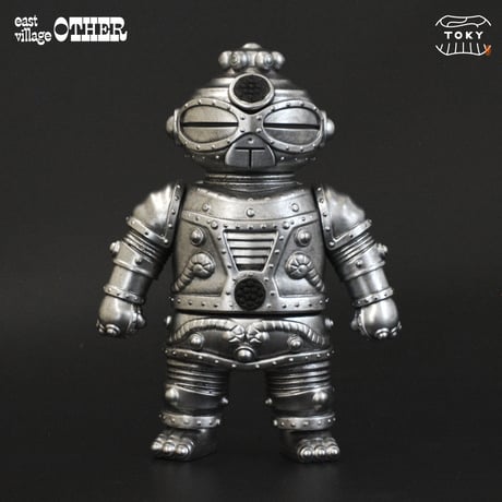 TOKY × east village OTHER - ソフビ製ともだち零号機 (Chrome