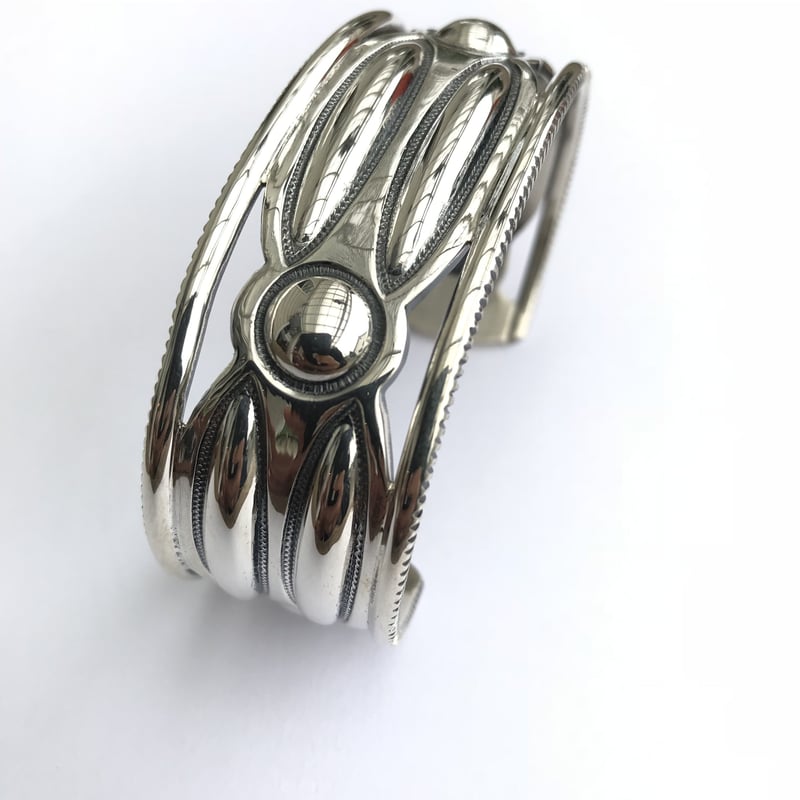 アクセサリー CODY SANDERSON GEAR WITH COIN EDGE CUFFS Cody Sanderson Wire Wave Cuff - Four Winds Gallery