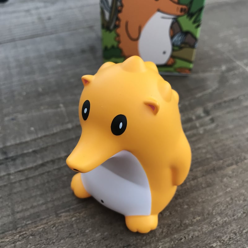 Frank Kozik - Heathrow フィギア | east village OTHER