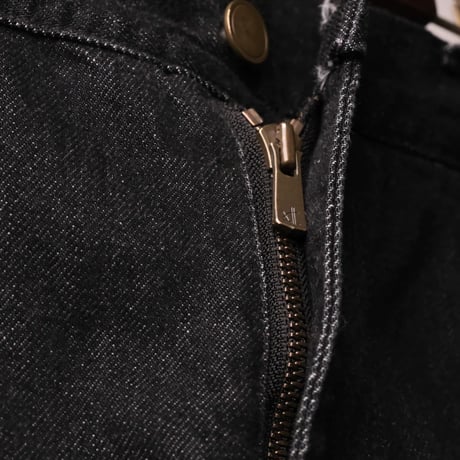 SOURCE - 1 TUCK DENIIN PANTS-BLACK