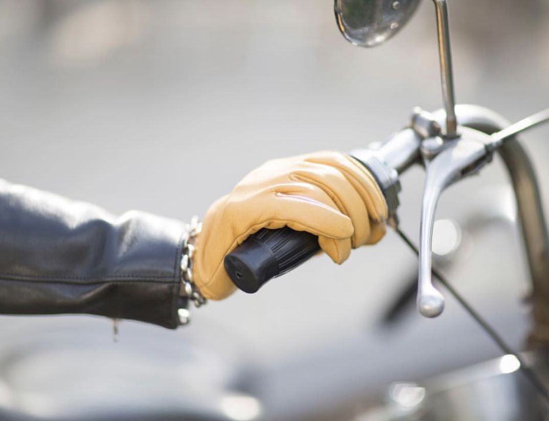 LAMP GLOVES - UTILITY GLOVE SHORTY (CAMEL) | ea