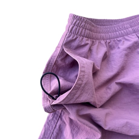 E.V.O - NYLON SHORTS (ロゴ刺繍)