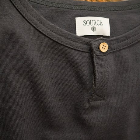 SOURCE - DARU HENRY NECK L/S Tee