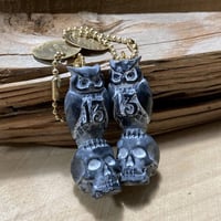 The Oldy Company  - OWL & SKULL LUCKY 13 KEYCHAIN