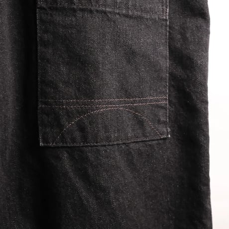 SOURCE - 1 TUCK DENIIN PANTS-BLACK
