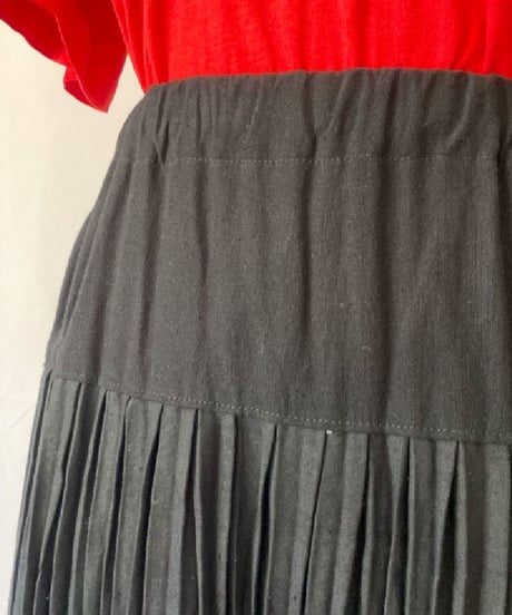 “HMONG” PLEATS SKIRT