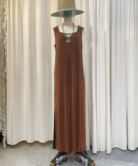 SLEEVELESS DRESS (AO240501)