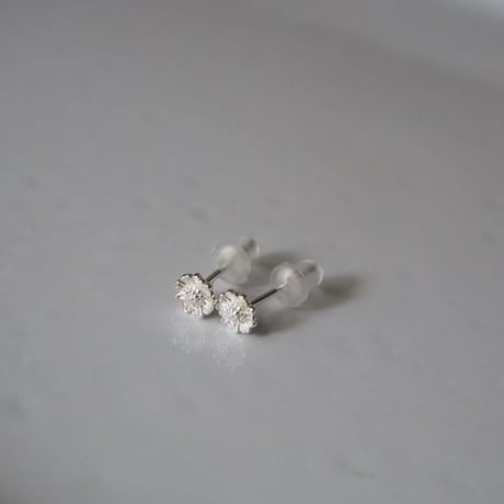 【silver925】小さなマーガレットピアス