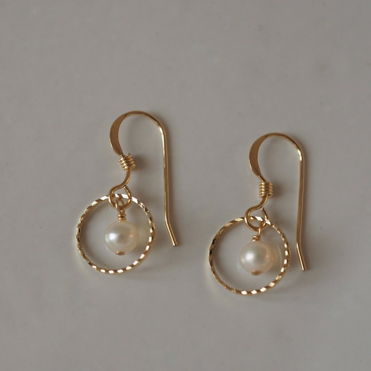 486 淡水パール揺れないフックピアス12mm 14Kgfゴールド ピアス