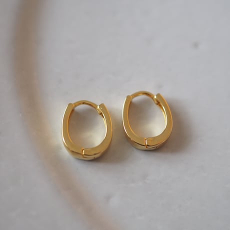 【18kgf】オーバルフープピアス