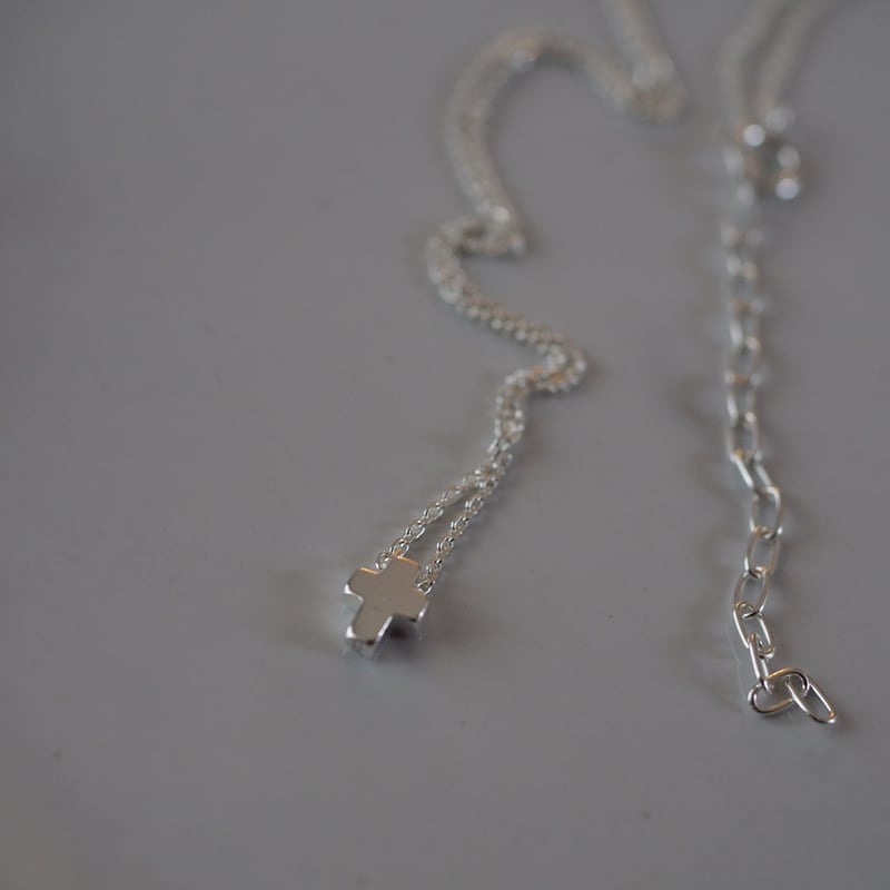 GARNI クロスチャーム ネックレス VIRGOwearworks】GARNI×VIRGOwearworks「CROSS V GEM」 - V