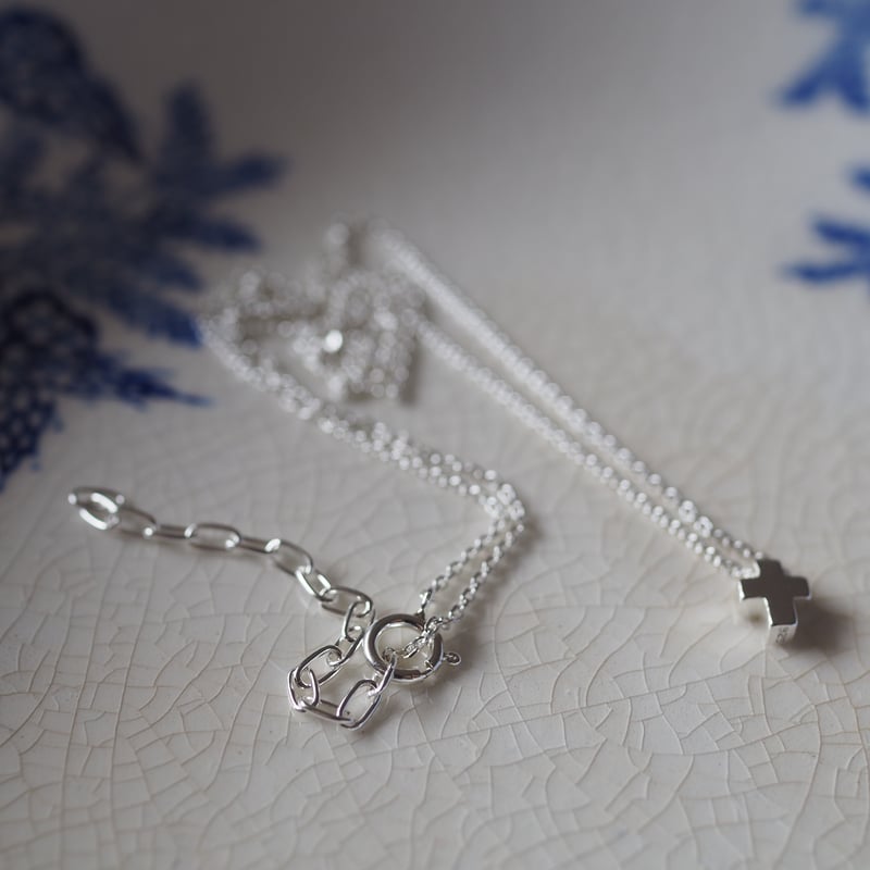 スカル クロス チャーム ネックレス ボーンスカル×ブラックストーン クロスネックレス | VOLCAN&APHRODITE